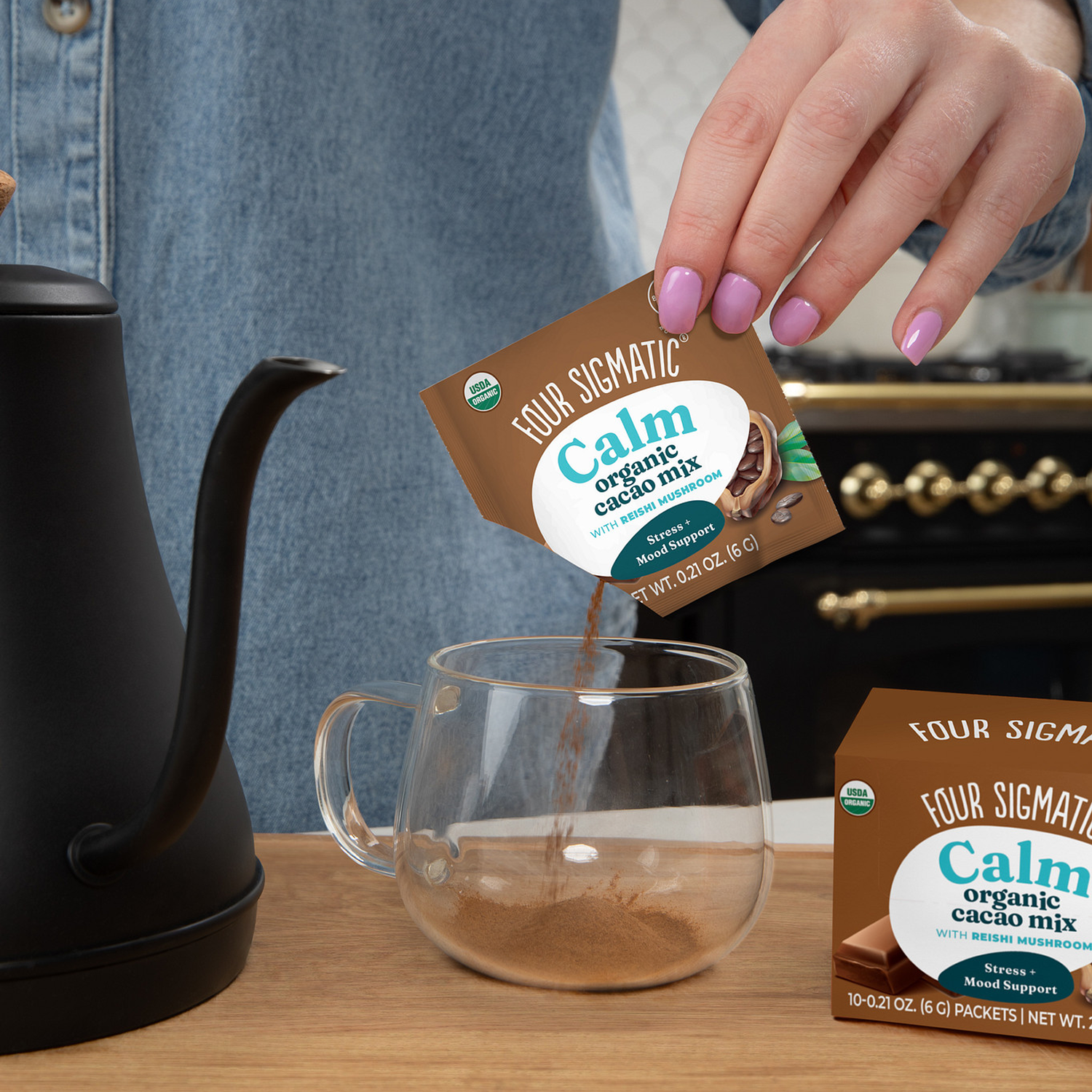 calm-cacao-packets-i4 calm-cocoa-ss-lifestyle-2026_1.png
