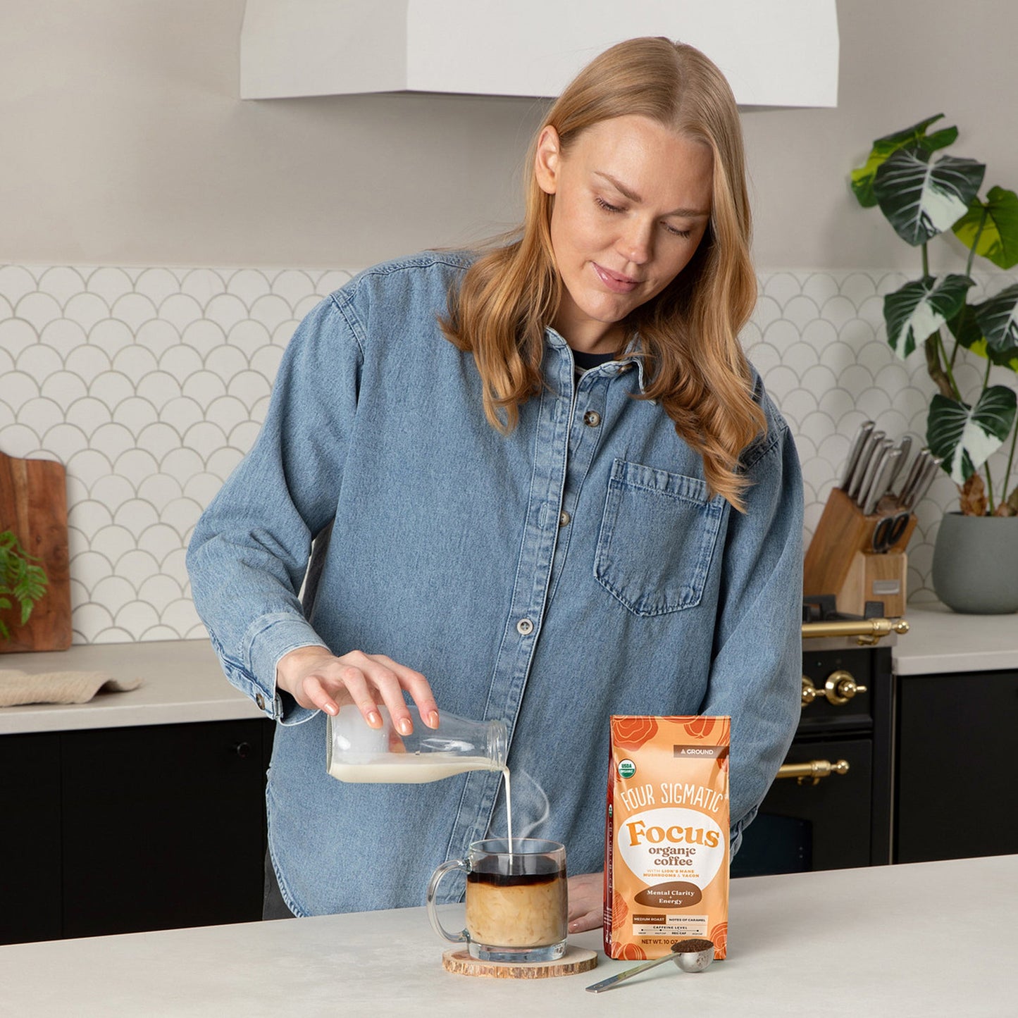 focus-ground-coffee-medium-e2 focus-ground-medium-lifestyle2.jpg